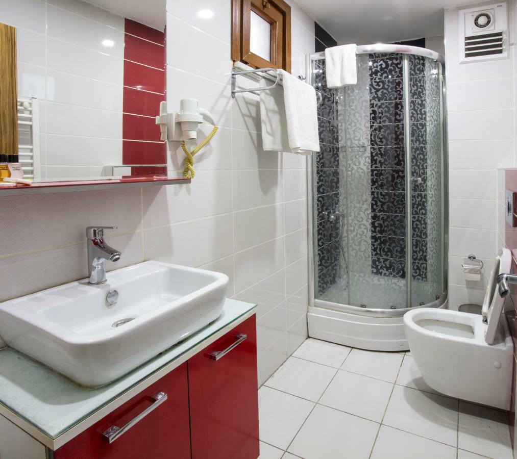 Bagoz Hotel Istanbul Bagian luar foto